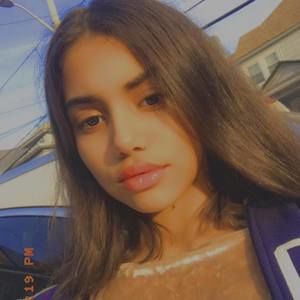 Meet your Posher, Camila